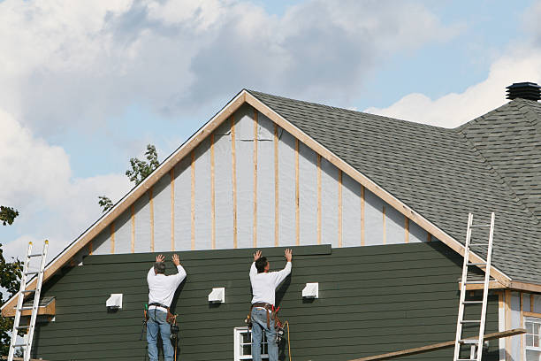Professional Siding technician working in Hephzibah, GA